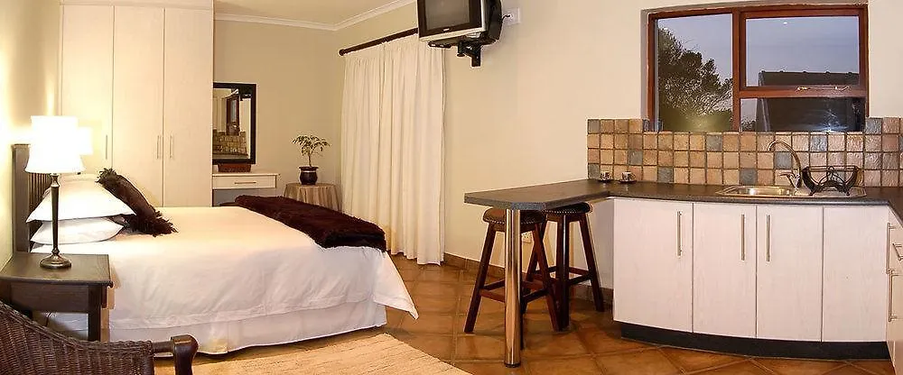 Lalapanzi Lodge Somerset West